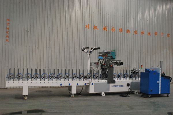 PUR熱熔膠包覆機(jī)1.jpg